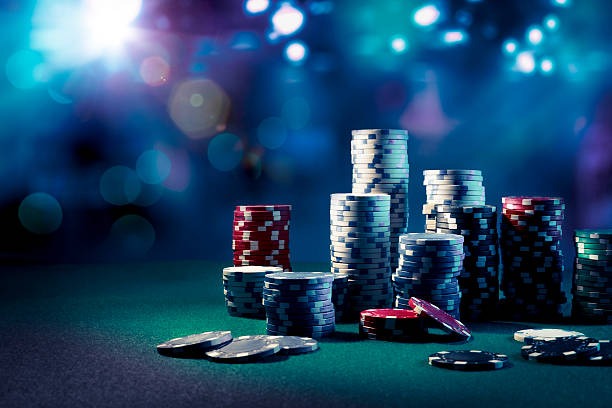 kayabet platform interface showing live-dealer tables, sportsbook markets, and arcade games on desktop and mobile